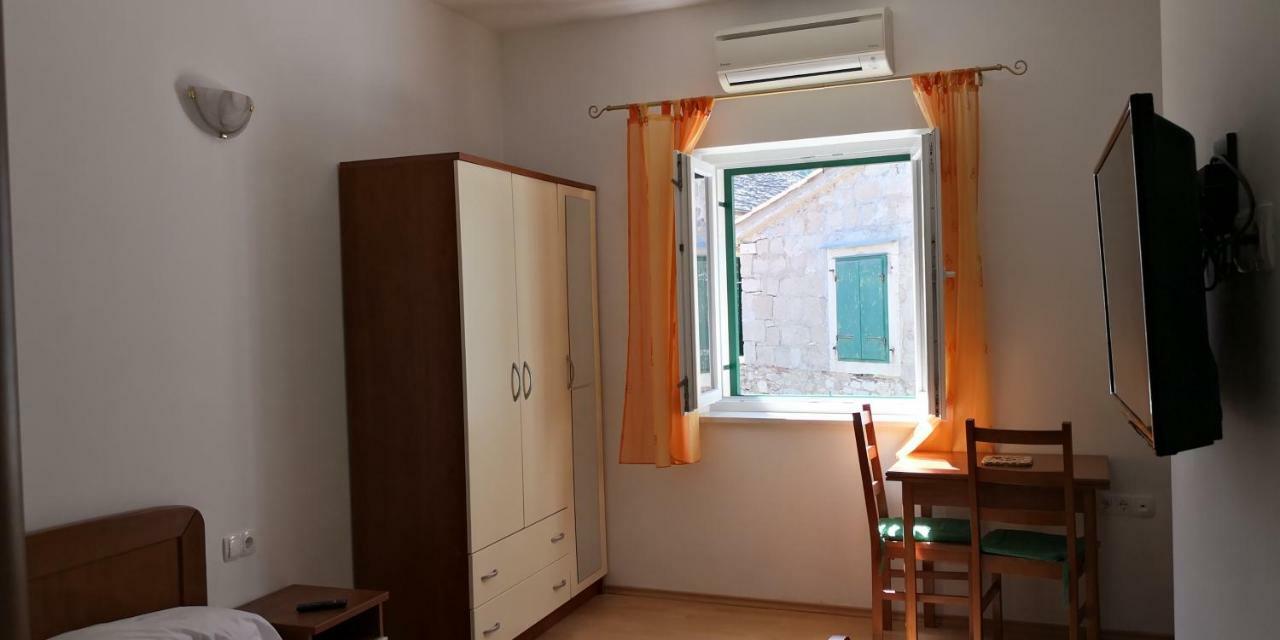 Apartments Jaksic Postira Exterior foto