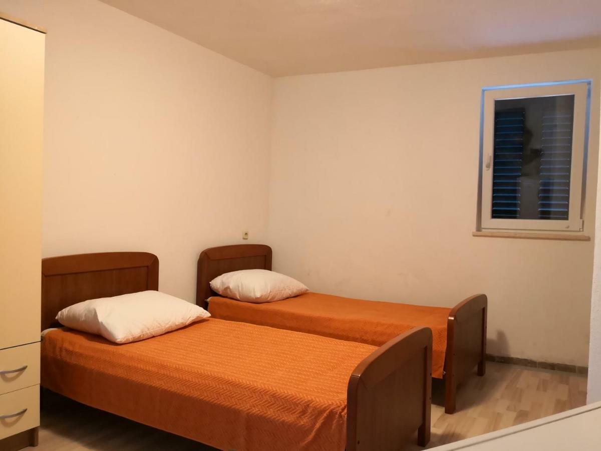 Apartments Jaksic Postira Exterior foto